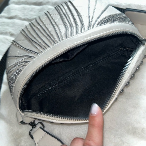 Fringe/tassle Crossbody/Fannypack Bag - Picture 11 of 11